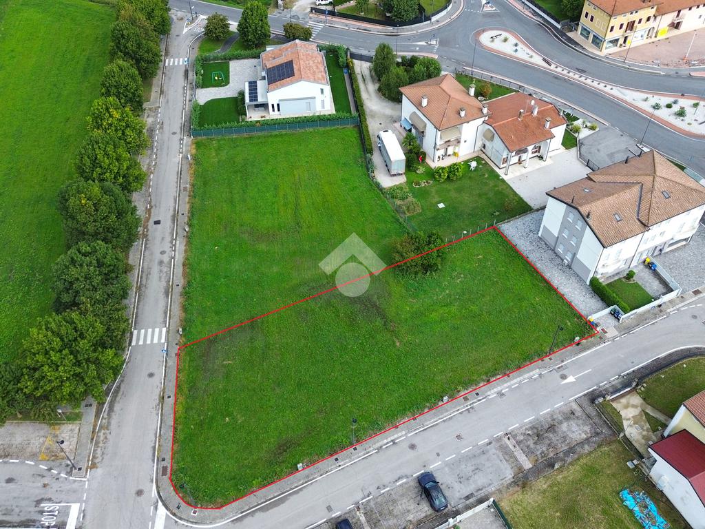 Terreno en Villa del Conte, Italy 1374 m² No. 347405