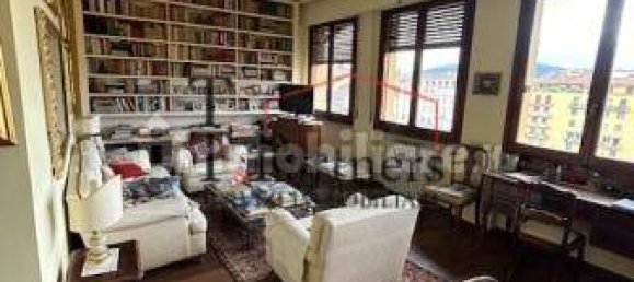 2 bedrooms Penthouse in Florence, Italy No. 77751 2