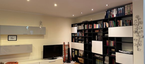 3-salle Appartement à Catania, Italy No. 46279 5