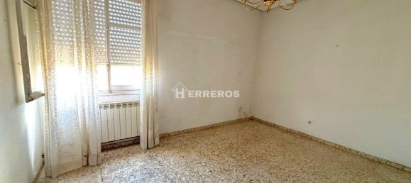 4 Schlafzimmer Wohnung in Logrono, Spain, Nr. 142449 5