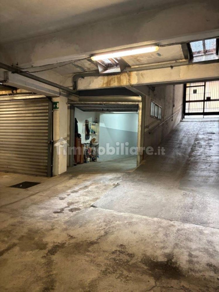 Гараж 40м² в Венария Реале, Италия № 324609