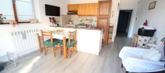 4 rooms Apartment in Sant'Elpidio a Mare, Italy No. 92014 15