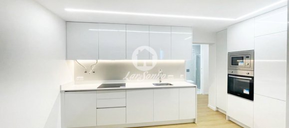 3 bedrooms House in Povoa de Varzim, Portugal No. 24619 5