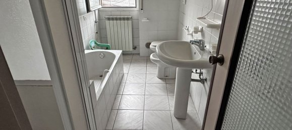 4 rooms Apartment in Ponte dell'Olio, Italy No. 85658 18