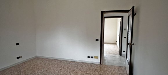 4 rooms Apartment in Ponte dell'Olio, Italy No. 85658 17