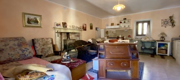 Дом с 2 комнатами в Диано д’Альба, Италия № 161353 8