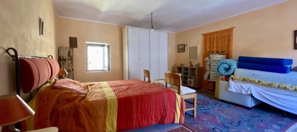 Дом с 2 комнатами в Диано д’Альба, Италия № 161353 19