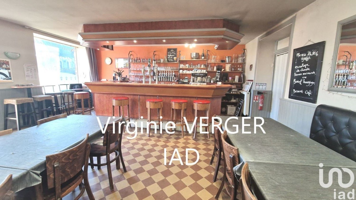 Propriété commerciale à Montreuil-sur-Ille, France 150m² No. 196562