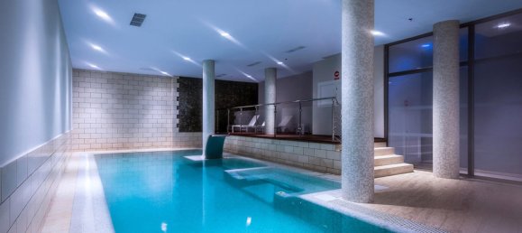 2 bedrooms Villa in Marbella, Spain No. 626 2