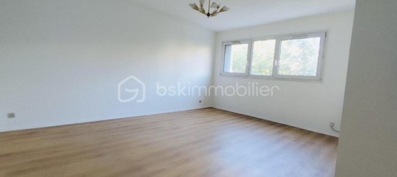 1 bedroom Apartment in Villejuif, France No. 336435 2