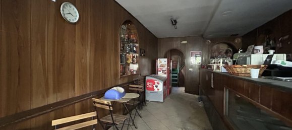 2 rooms Commercial property in Naples, Italy No. 351659 10