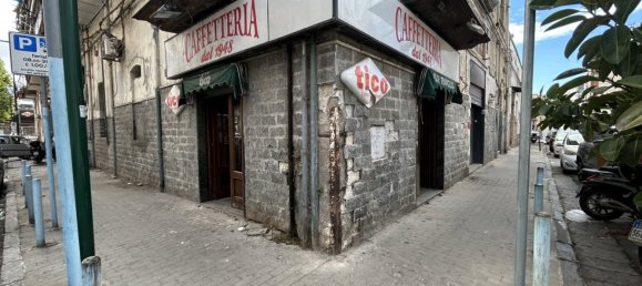 2 rooms Commercial property in Naples, Italy No. 351659 4