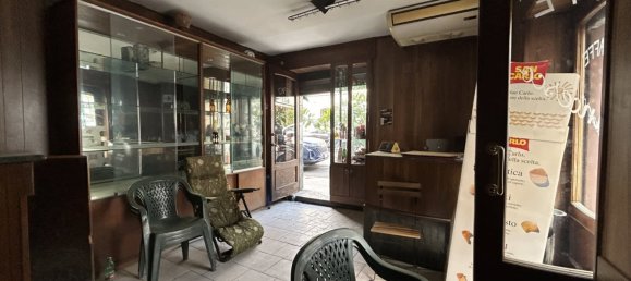 2 rooms Commercial property in Naples, Italy No. 351659 13