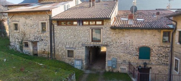 8-Zimmer Haus in Negrar, Italy, Nr. 195375 5