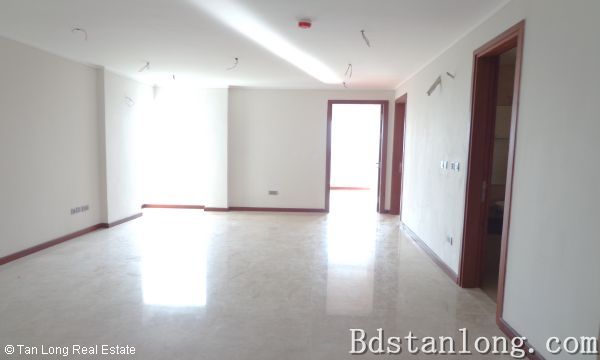 Apartamento de 3 dormitorios en Tay Ho, Vietnam No. 6988