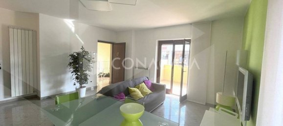 2-salle Appartement à Montesilvano, Italy No. 24018 2