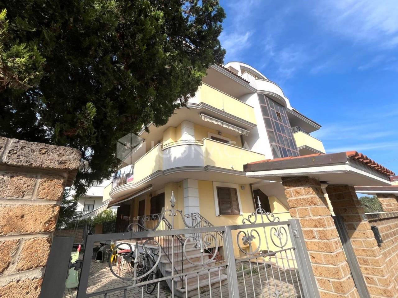 2-salle Appartement à Montesilvano, Italy No. 24018