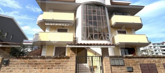 2-salle Appartement à Montesilvano, Italy No. 24018 6