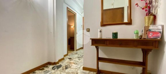 Квартира с 3 комнатами в Кремона, Италия № 87653 4