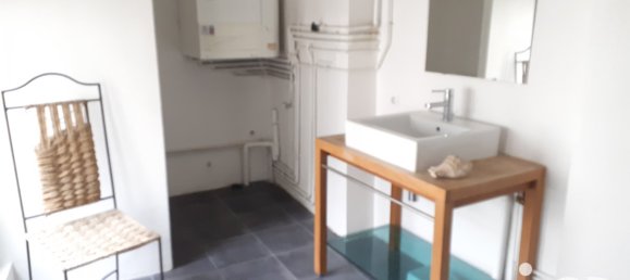 4 bedrooms House in Orleans, France No. 69797 16