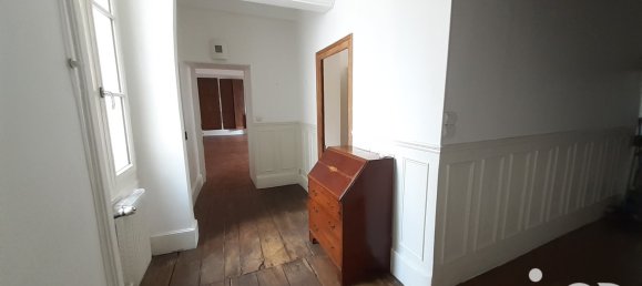 4 bedrooms House in Orleans, France No. 69797 6