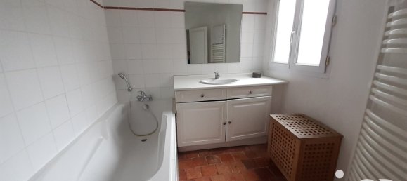 4 bedrooms House in Orleans, France No. 69797 13