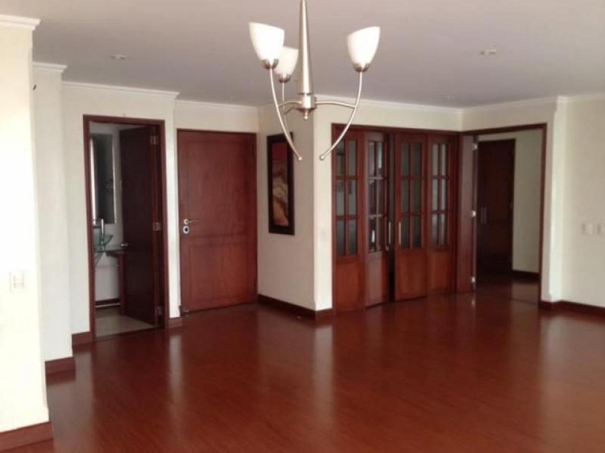 Дом с 3 спальнями в Богота, Колумбия № 10187