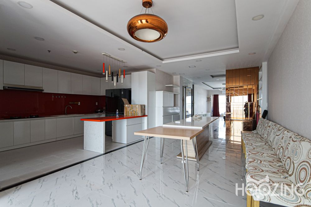 5 bedrooms Apartment in District 7, Vietnam No. 18178