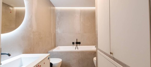 5 bedrooms Commercial property in Milan, Italy No. 240080 13