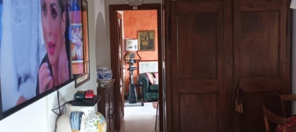 3 bedrooms House in Carrara, Italy No. 45846 2