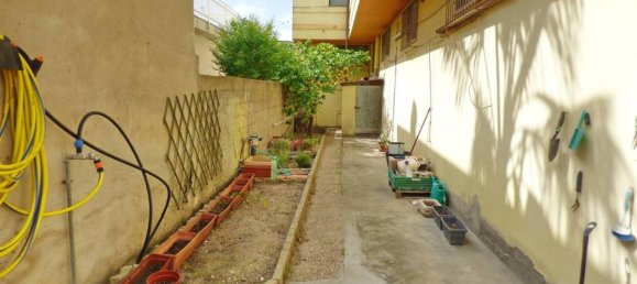 Villa de 5 habitaciónes en Marrubiu, Italy No. 21768 4