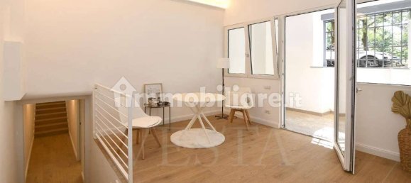 1 chambre Appartement à Milan, Italy No. 323766 2