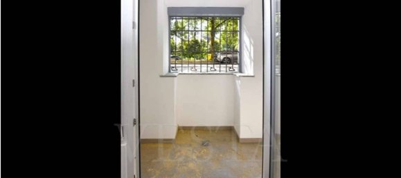 1 chambre Appartement à Milan, Italy No. 323766 4