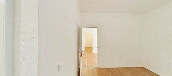 3 bedrooms Apartment in Madrid, Spain No. 166592 16