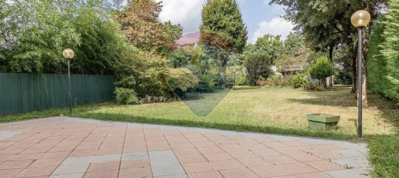 2-salle Appartement à Siziano, Italy No. 2960 30