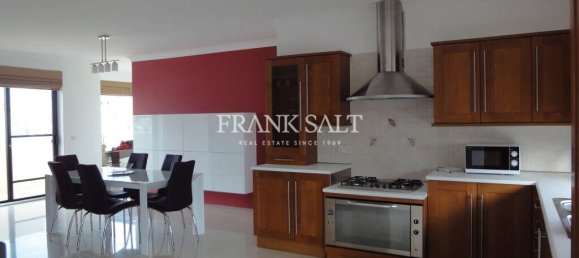 3 bedrooms Penthouse in Sliema, Malta No. 3617 2