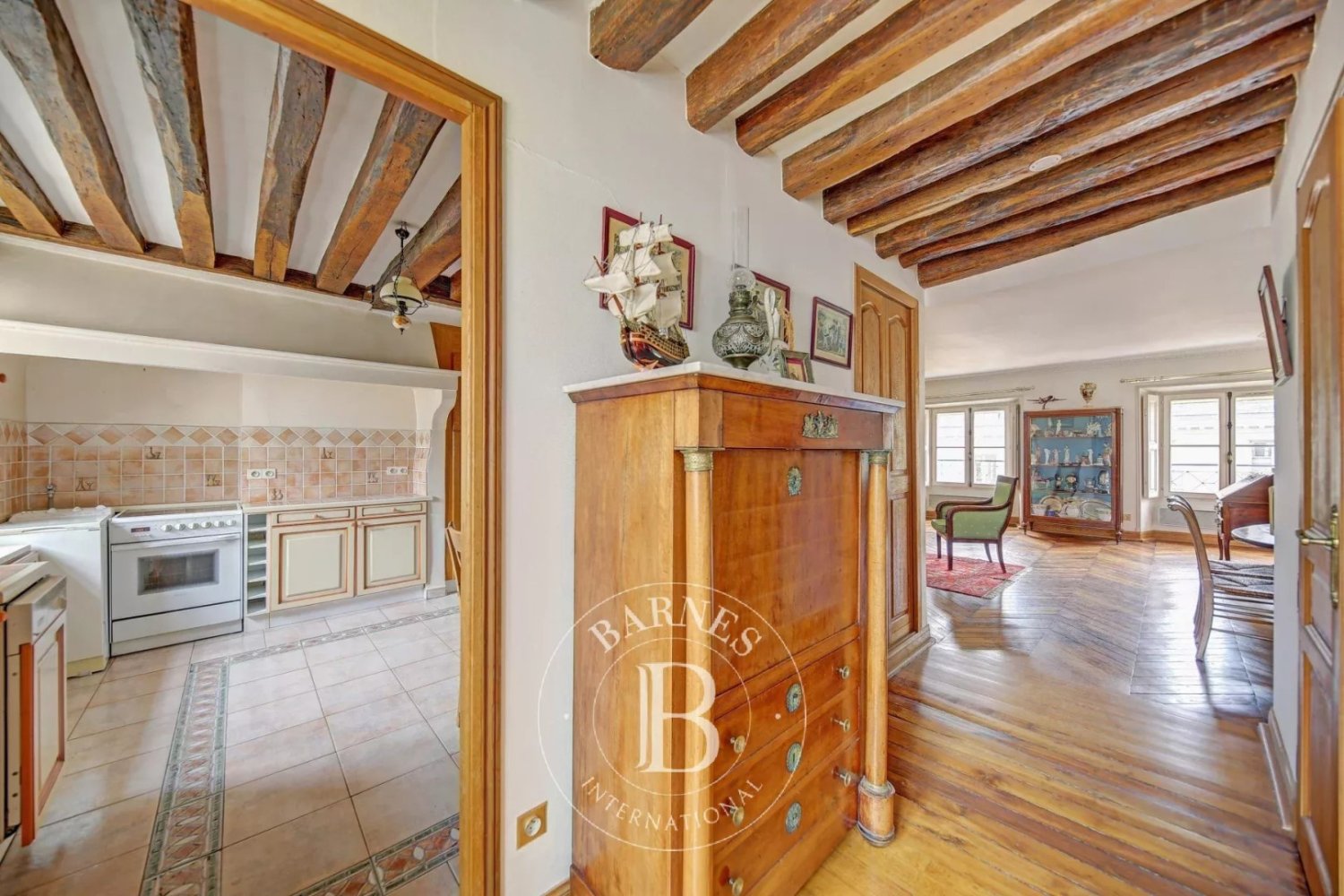 2 bedrooms Apartment in Versailles, France No. 177135