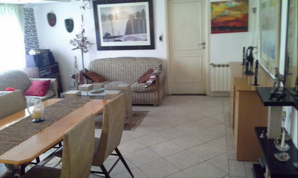 Дом с 4 спальнями в Мар-дель-Плата, Аргентина № 65698