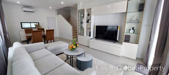 Дом с 4 спальнями в Паттайя, Таиланд № 4988 3