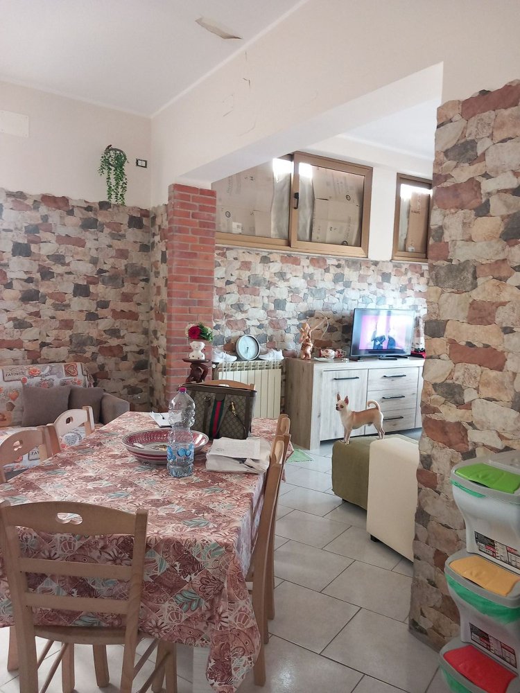 5 rooms Apartment in Caltanissetta, Italy No. 278447