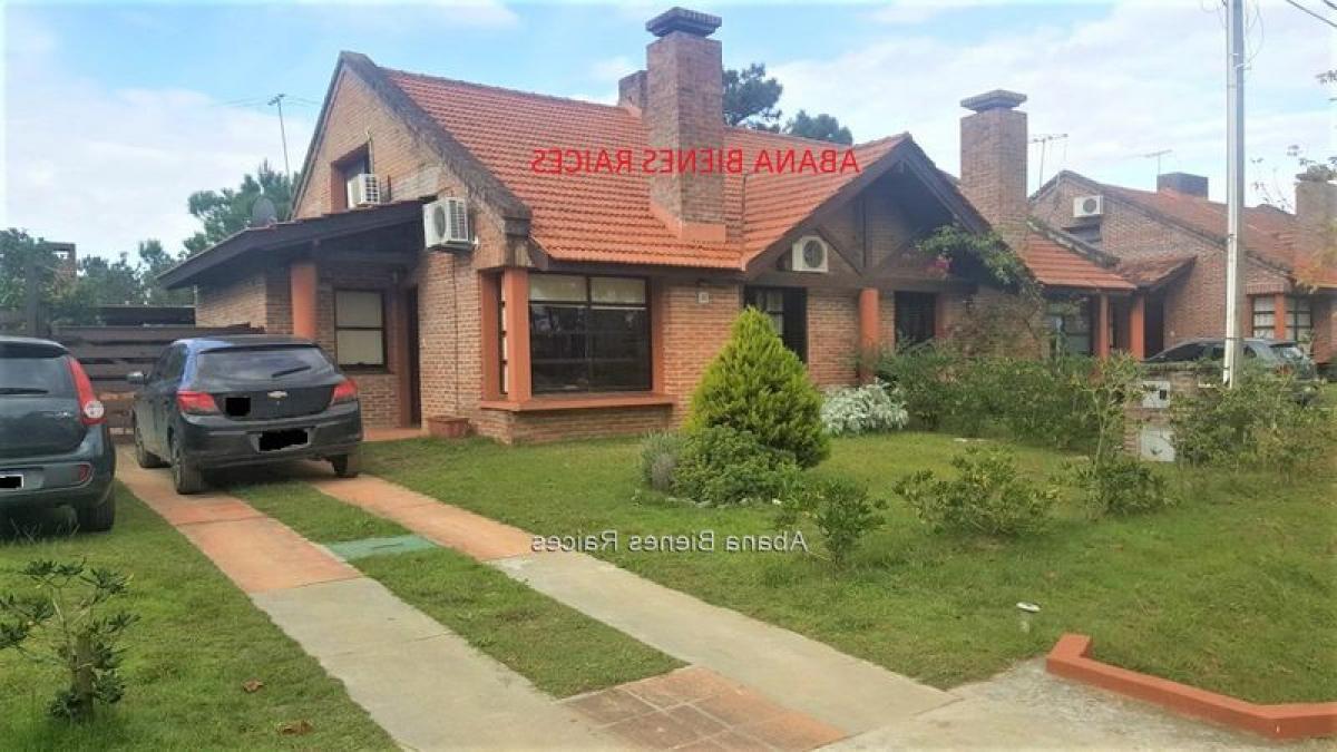 4 bedrooms House in Canelones, Uruguay No. 5117