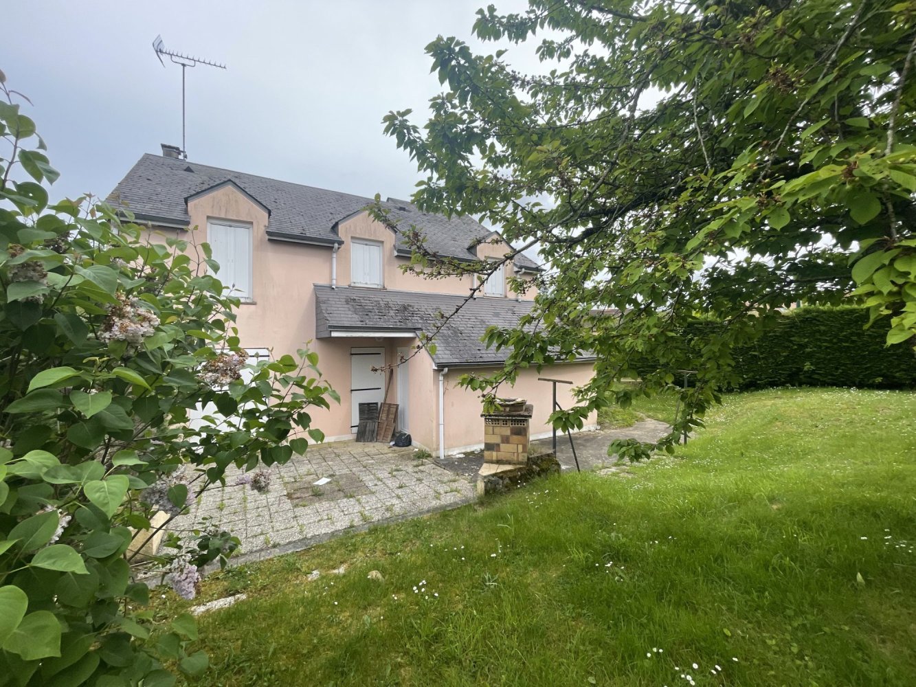 Casa de 4 dormitorios en Chatillon-sur-Loire, France No. 85228