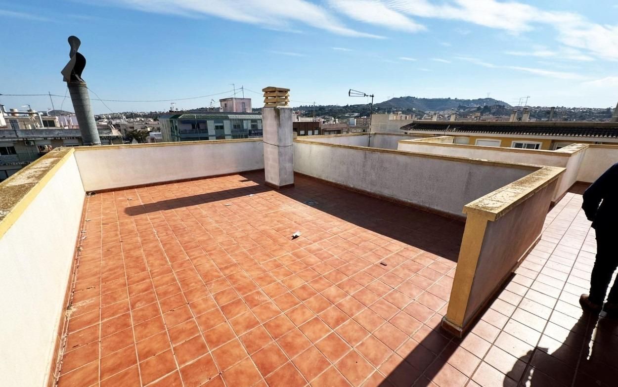130m² Building in Alicante, Spain No. 164087