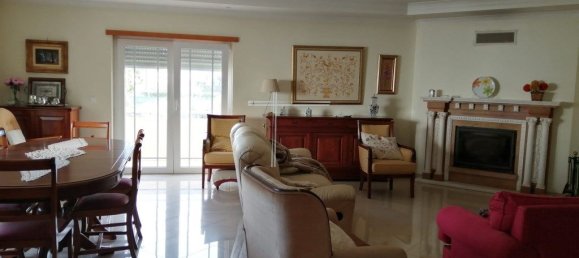 5 Schlafzimmer Villa in Corroios, Portugal, Nr. 123005 3