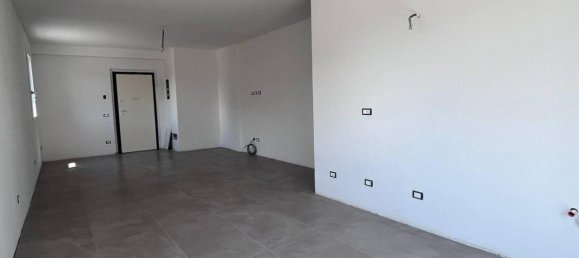 Квартира с 5 комнатами в Коппаро, Италия № 143820 12