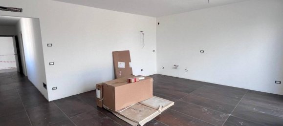 Квартира с 5 комнатами в Коппаро, Италия № 143820 33