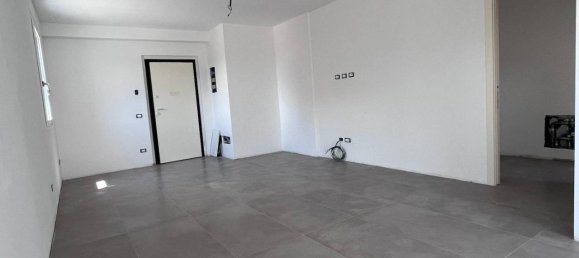 Квартира с 5 комнатами в Коппаро, Италия № 143820 13