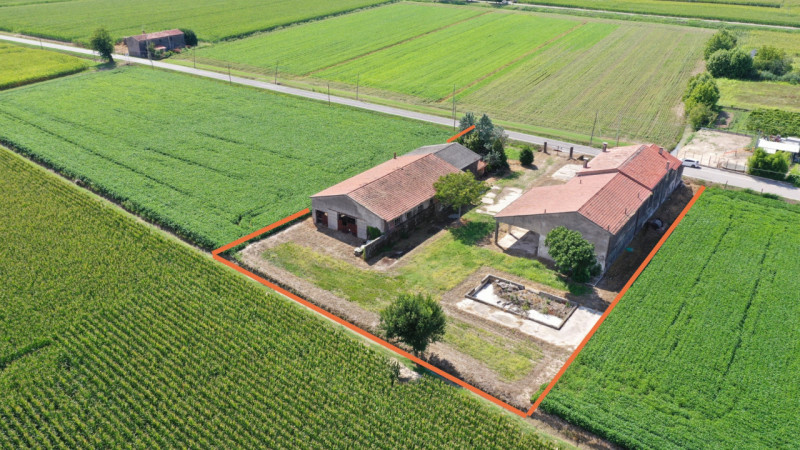 Casa de 3 habitaciónes en Veronella, Italy No. 269492