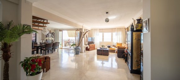3 bedrooms Penthouse in Fuengirola, Spain No. 40271 4