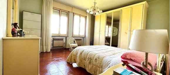 4 bedrooms House in Novi di Modena, Italy No. 59992 11